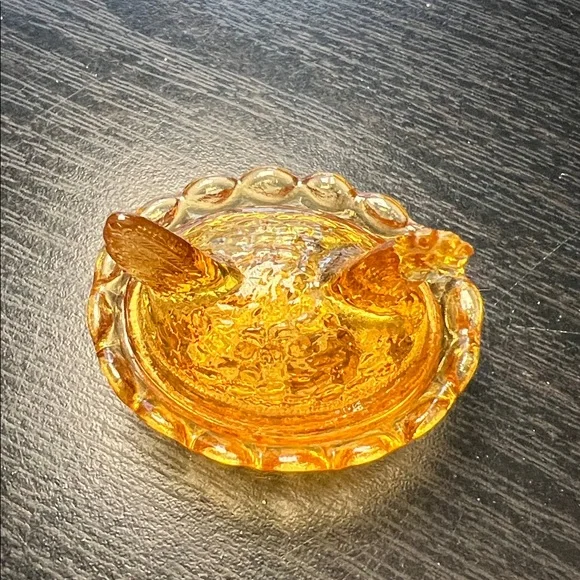 Vintage Miniature Honey Amber Glass Hen on Nest Salt Cellar Degenhart USA - Picture 4 of 11